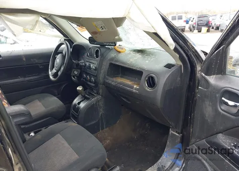 2013 Jeep Patriot Latitude z USA, uszkodzony, nr VIN 1C4NJRFBXDD177461